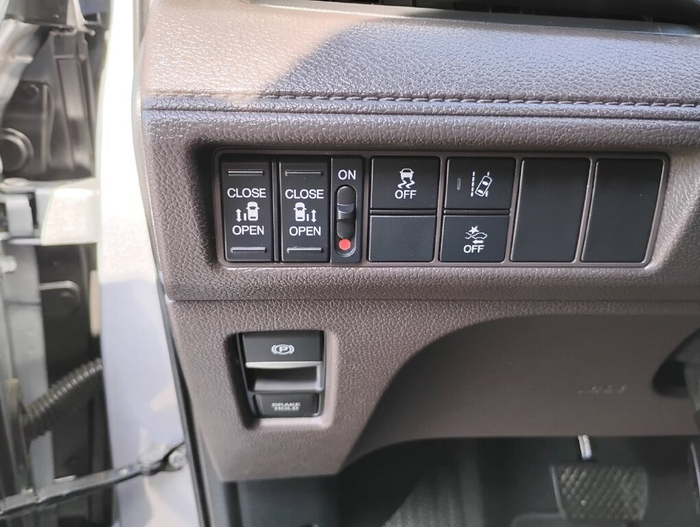 Used 2019 Honda Odyssey EX image 16