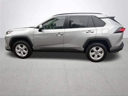 Used 2021 Toyota RAV4 XLE w/ XLE Grade Weather Package AWD/4WD image 9