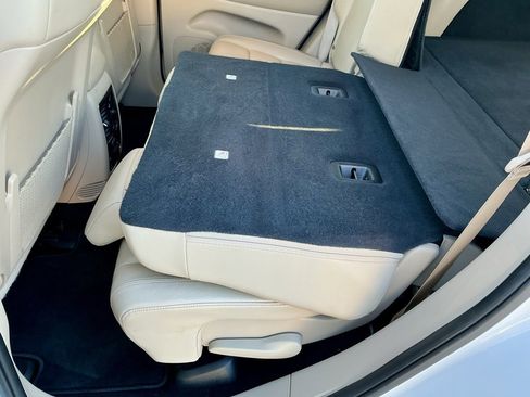 Used 2019 Jeep Grand Cherokee Limited w/ Luxury Group II image 28