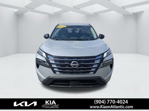 Used 2024 Nissan Rogue S image 8