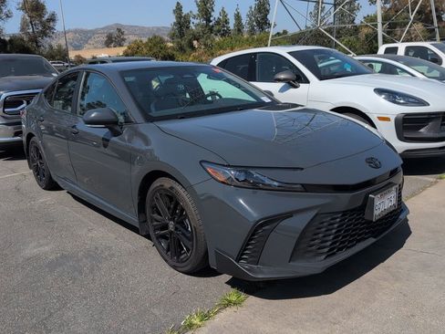 Certified 2025 Toyota Camry SE FWD image 3