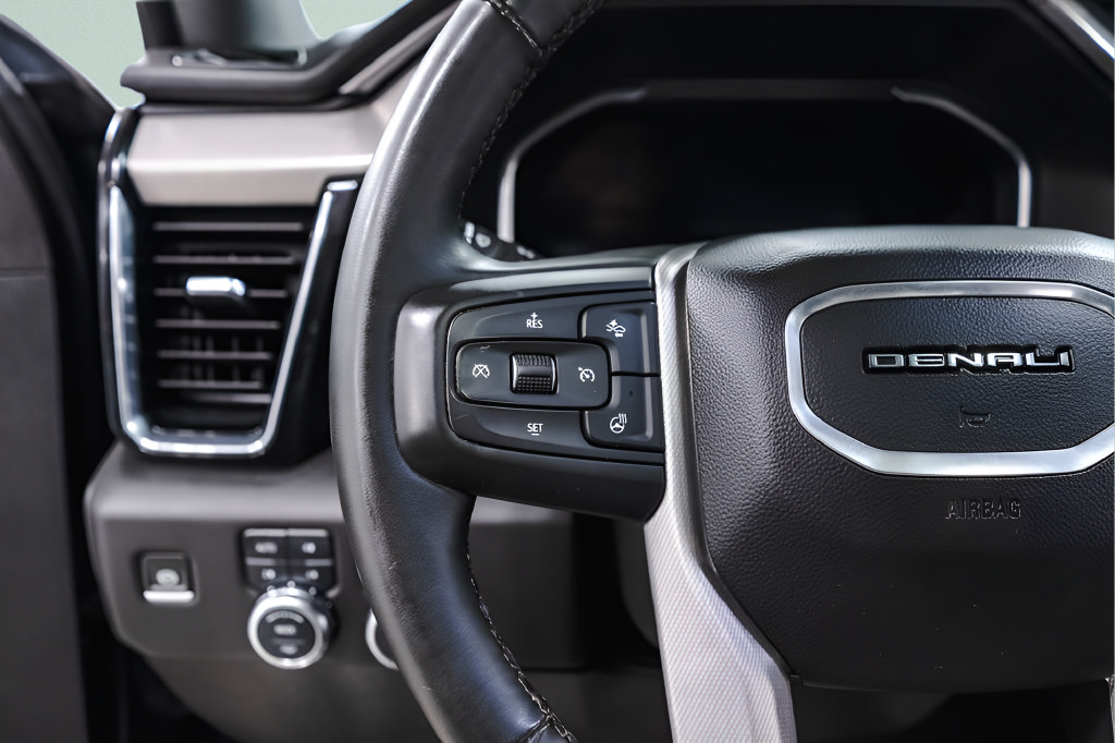 Used 2024 GMC Sierra 2500 Denali w/ Denali Reserve Package AWD/4WD image 10