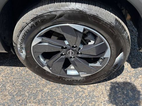 Used 2026 Nissan Rogue SV AWD/4WD image 27