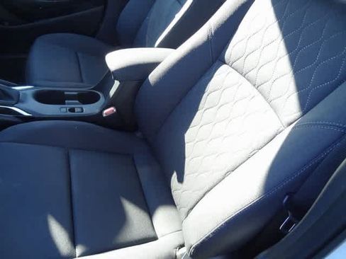 Used 2025 Toyota Corolla SE image 9