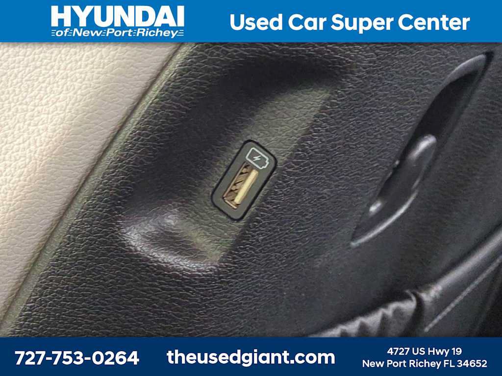 Used 2022 Kia Telluride EX w/ EX Premium Package AWD/4WD image 17