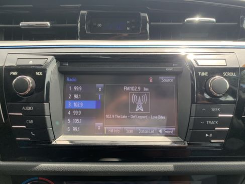 Used 2016 Toyota Corolla S FWD image 19