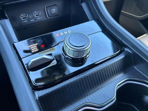 New 2026 Jeep Grand Cherokee Limited AWD/4WD image 8