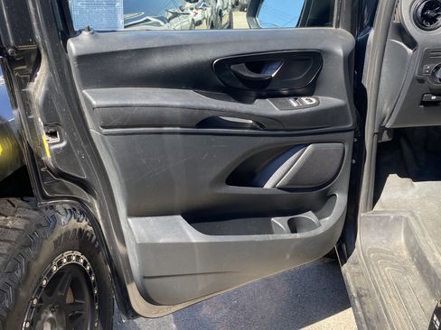Used 2022 Mercedes-Benz Metris image 15