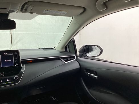 Used 2020 Toyota Corolla LE w/ Carpet Mat Package (TMS) FWD image 26