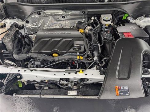 Used 2025 Chevrolet Trax LT w/ LT Convenience Package image 21