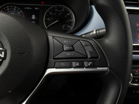 Used 2025 Nissan Versa SV FWD image 30