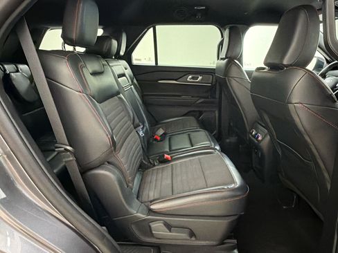 Certified 2025 Ford Explorer ST-Line w/ ST-Line Street Pack AWD/4WD image 31
