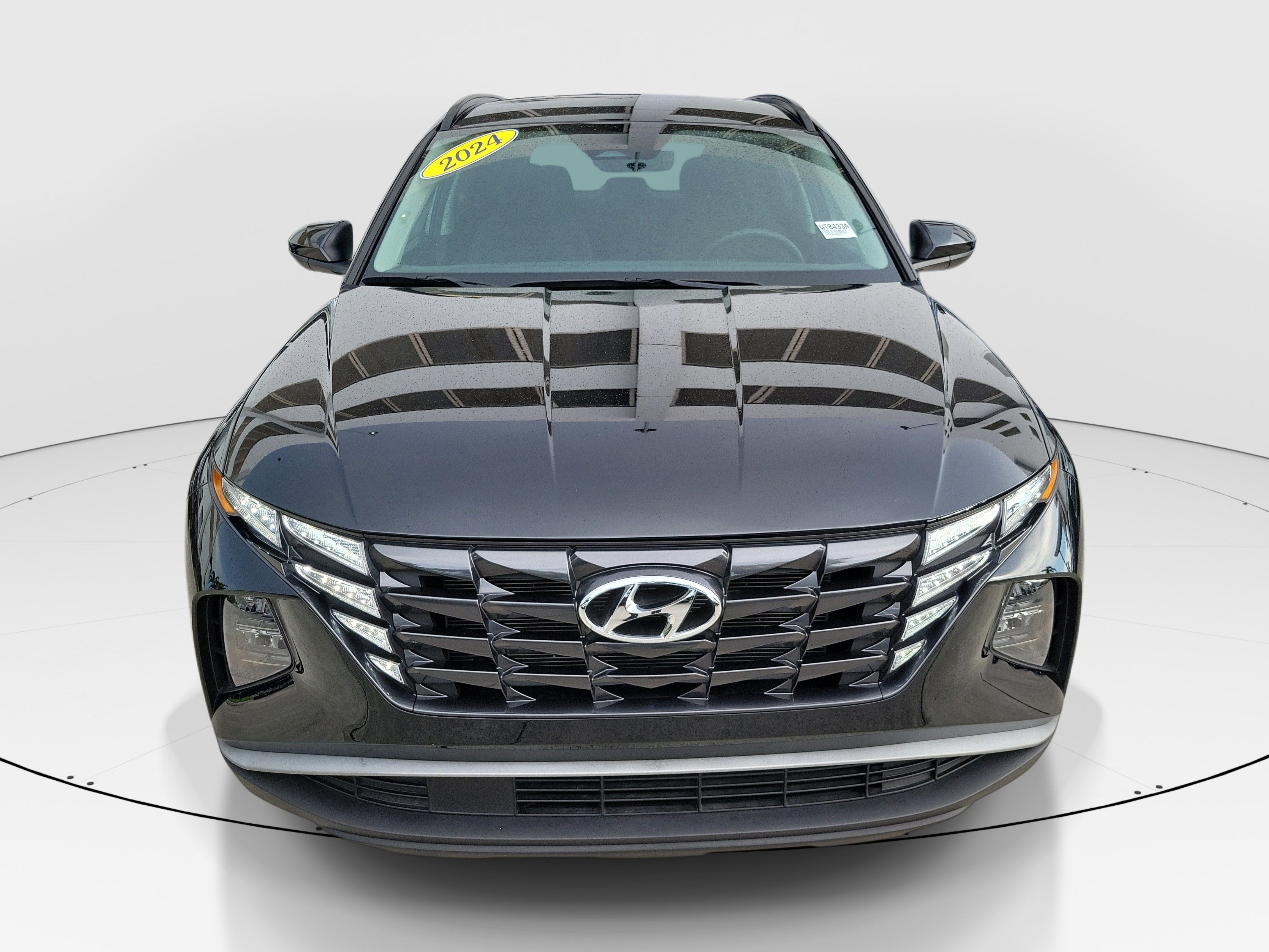 Used 2024 Hyundai Tucson SEL FWD image 2