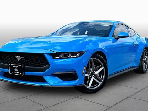 Used 2025 Ford Mustang Coupe RWD image 35