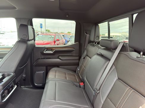Certified 2024 Chevrolet Silverado 1500 High Country w/ Technology Package AWD/4WD image 32