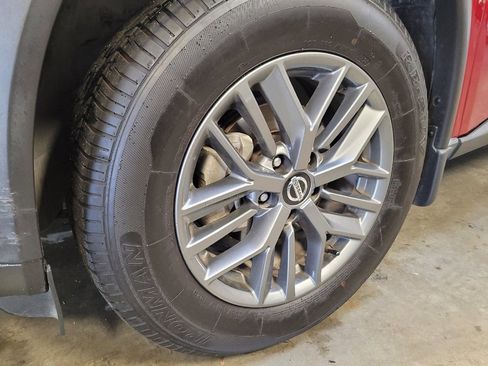 Used 2021 Nissan Rogue S image 31