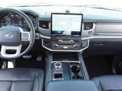 Used 2022 Ford Expedition XLT RWD image 28