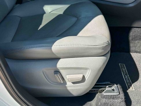 Used 2021 Toyota Highlander Limited image 26