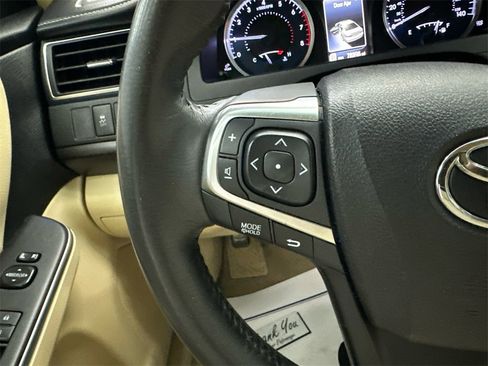 Used 2017 Toyota Camry XLE image 24