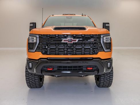 Used 2026 Chevrolet Silverado 2500 ZR2 AWD/4WD image 4