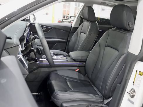 Used 2023 Audi Q8 Premium Plus w/ Premium Plus Package AWD/4WD image 28