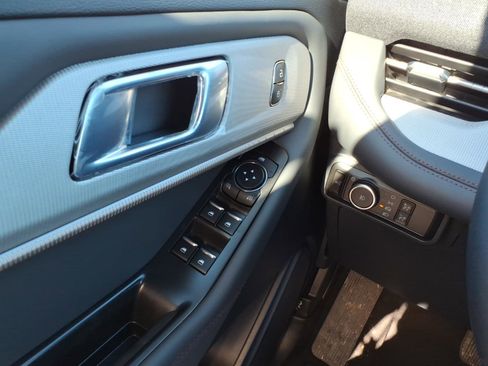 New 2026 Ford Explorer Active w/ Active Comfort Package image 12