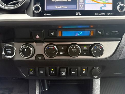 Used 2023 Toyota Tacoma Limited image 20