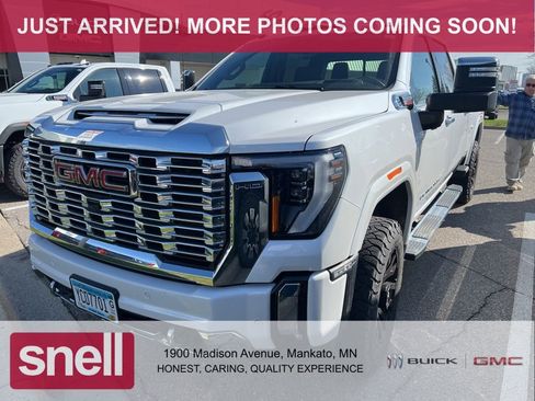 Used 2024 GMC Sierra 3500 Denali w/ Technology Package image 1