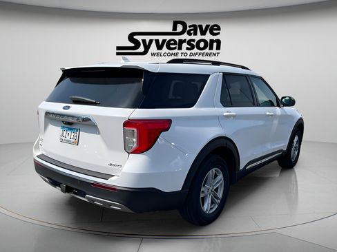 Used 2022 Ford Explorer XLT w/ Equipment Group 202A AWD/4WD image 4