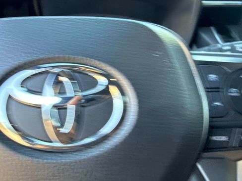 Used 2024 Toyota Corolla Cross AWD Hybrid w/ Moonroof Package image 27