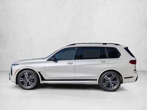 Certified 2025 BMW X7 M60i AWD/4WD image 9