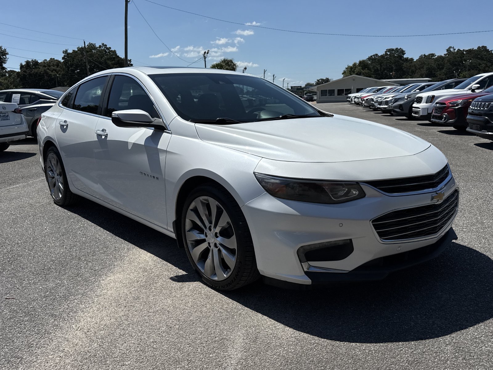 Used 2017 Chevrolet Malibu Premier w/ Premier Sun and Wheel Package FWD image 8