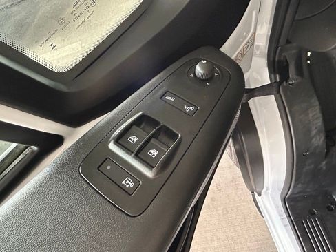 Used 2025 RAM ProMaster 2500 w/ Convenience Group image 40
