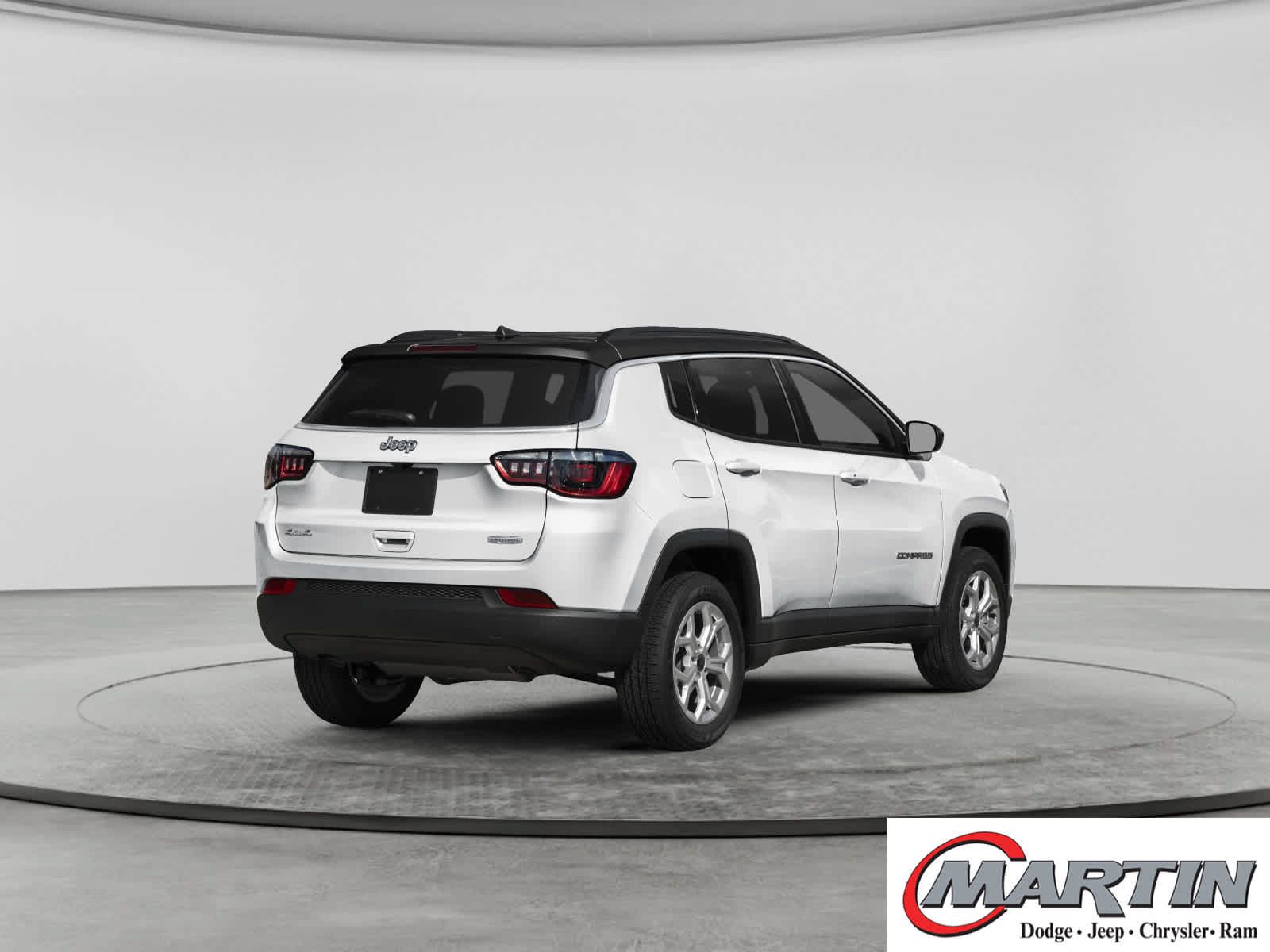 Used 2025 Jeep Compass Latitude w/ Convenience Group AWD/4WD image 3