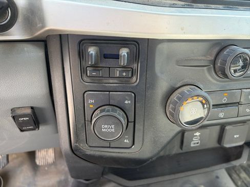 Used 2023 Ford F550 4x4 Regular Cab Super Duty image 21