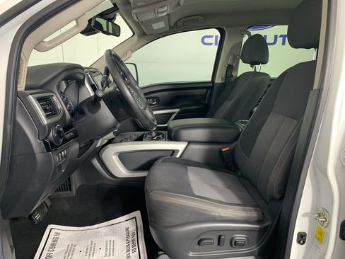 Used 2021 Nissan Titan SV w/ SV Convenience Package AWD/4WD image 14