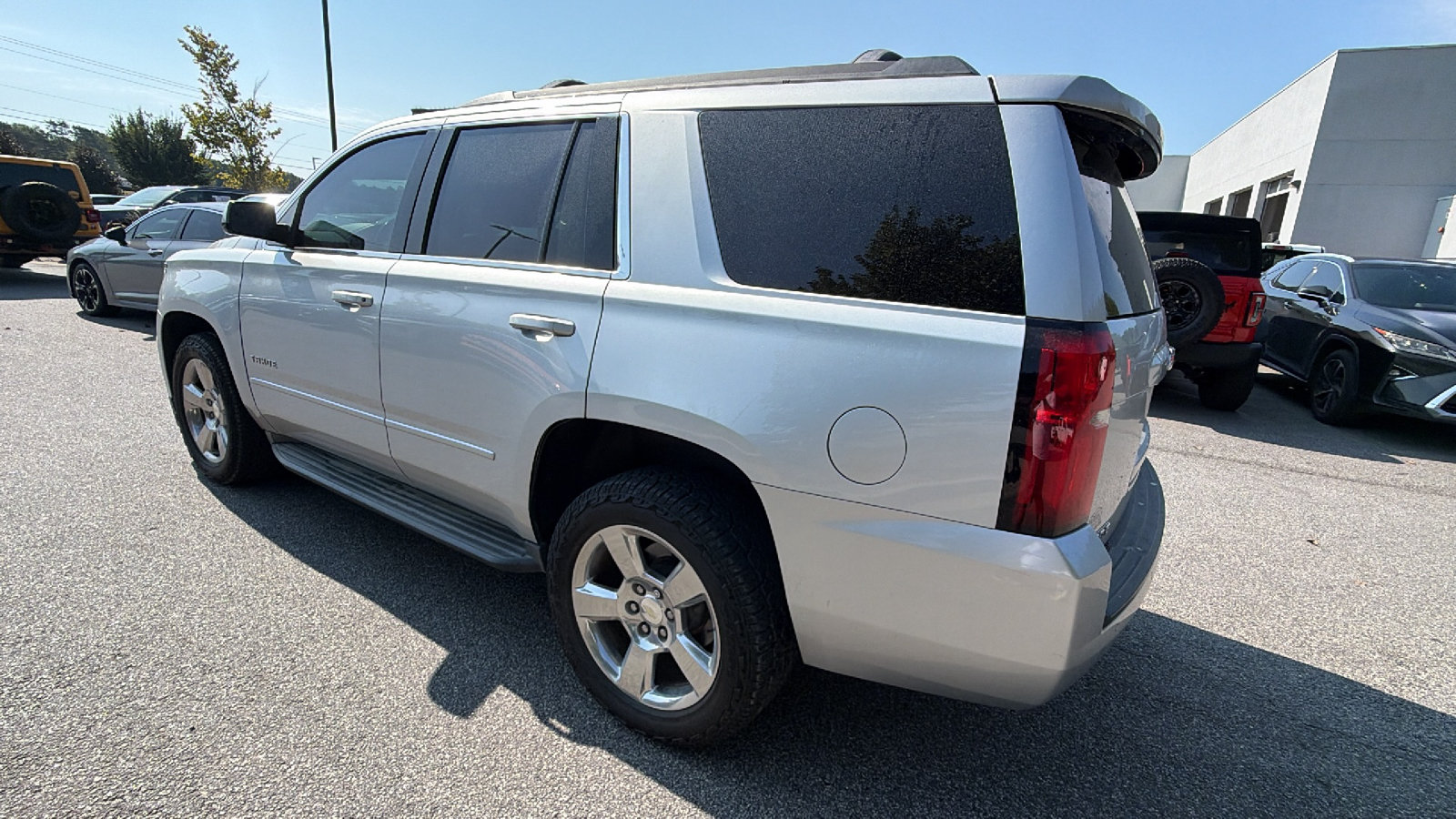 Used 2017 Chevrolet Tahoe LS w/ All-Season Package RWD image 10