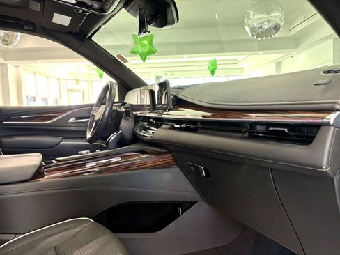 Used 2023 Cadillac Escalade Premium Luxury image 18