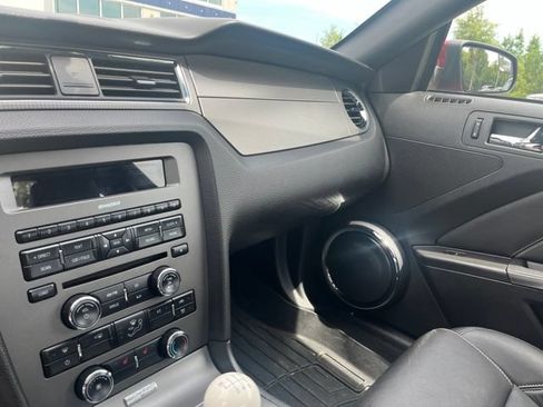 Used 2011 Ford Mustang GT Premium w/ Comfort Pkg RWD image 9