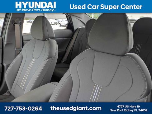 Used 2025 Hyundai Elantra Sport FWD image 7