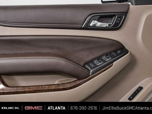 Used 2016 Chevrolet Suburban LT RWD image 6