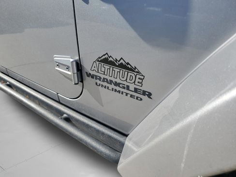 Used 2015 Jeep Wrangler Unlimited Sahara AWD/4WD image 28