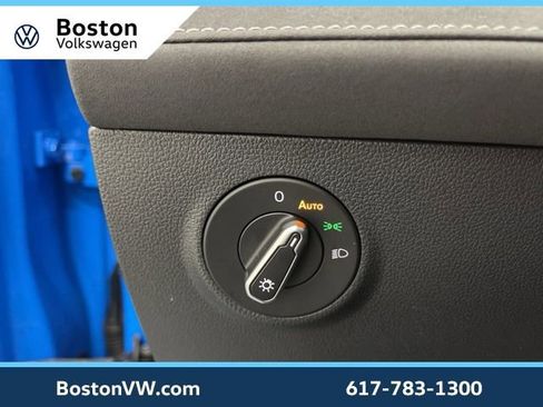 Used 2025 Volkswagen Taos SE image 20