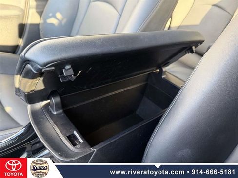 Used 2021 Toyota Prius XLE image 22