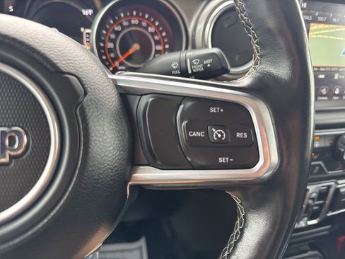 Used 2020 Jeep Gladiator Overland image 13