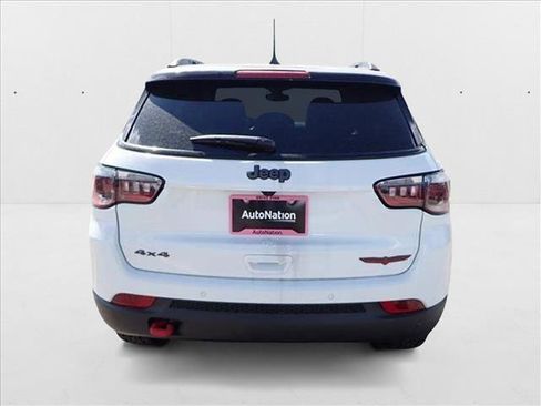 New 2025 Jeep Compass Trailhawk image 3