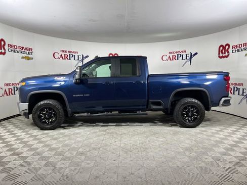 Used 2021 Chevrolet Silverado 2500 LT w/ Convenience Package AWD/4WD image 4