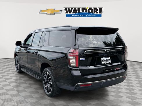 Used 2022 Chevrolet Suburban RST w/ Luxury Package AWD/4WD image 4