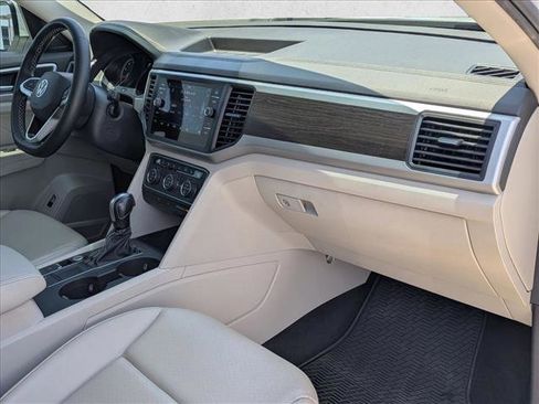 Used 2021 Volkswagen Atlas SE w/ Panoramic Sunroof Package FWD image 22