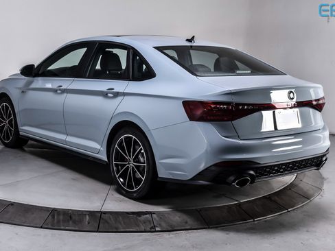 Used 2025 Volkswagen Jetta GLI Autobahn image 4